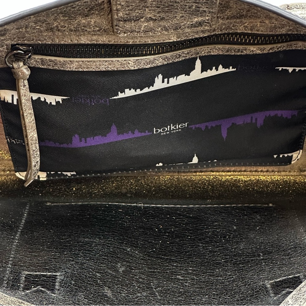 Botkier Hand Bag. - Picture 4 of 6